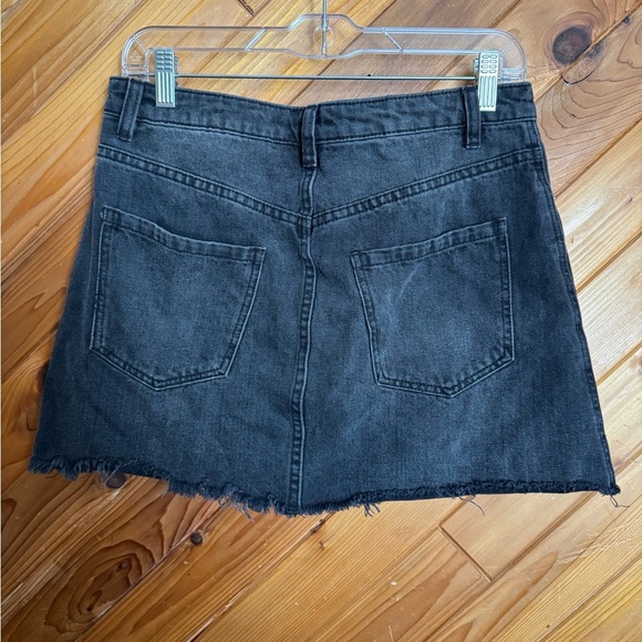 We The Free Zip It Up Black Denim Mini Skirt Size 29 - Picture 4 of 5